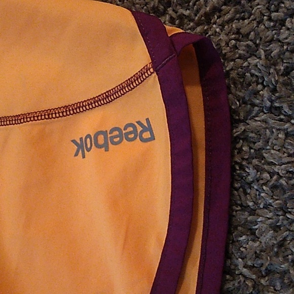 REEBOK SPEED WICK WOMENS ATHLETIC SHORTS - Picture 4 of 16